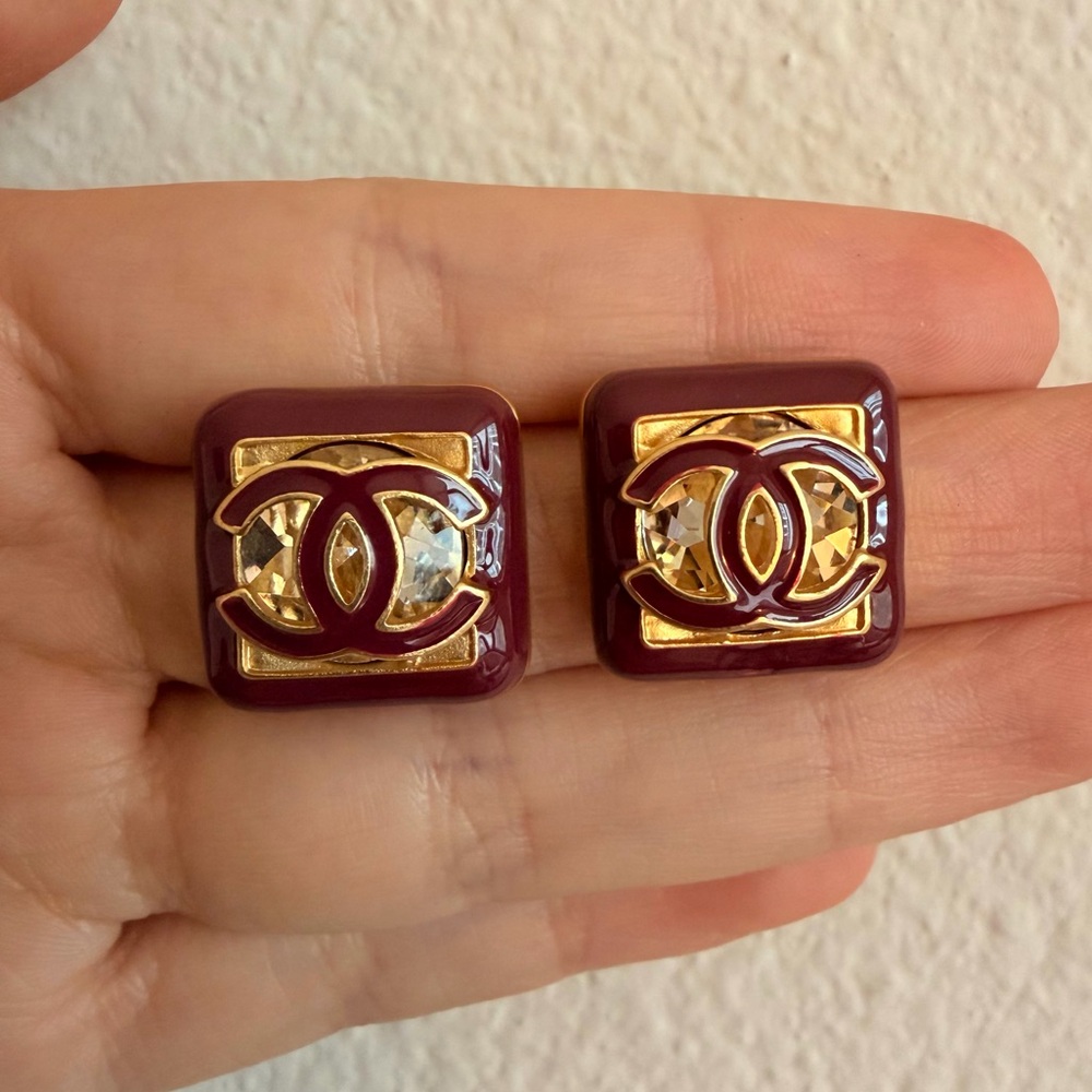 ✨Vintage Chanel CC Resin Earrings Burgundy & Gold🍷